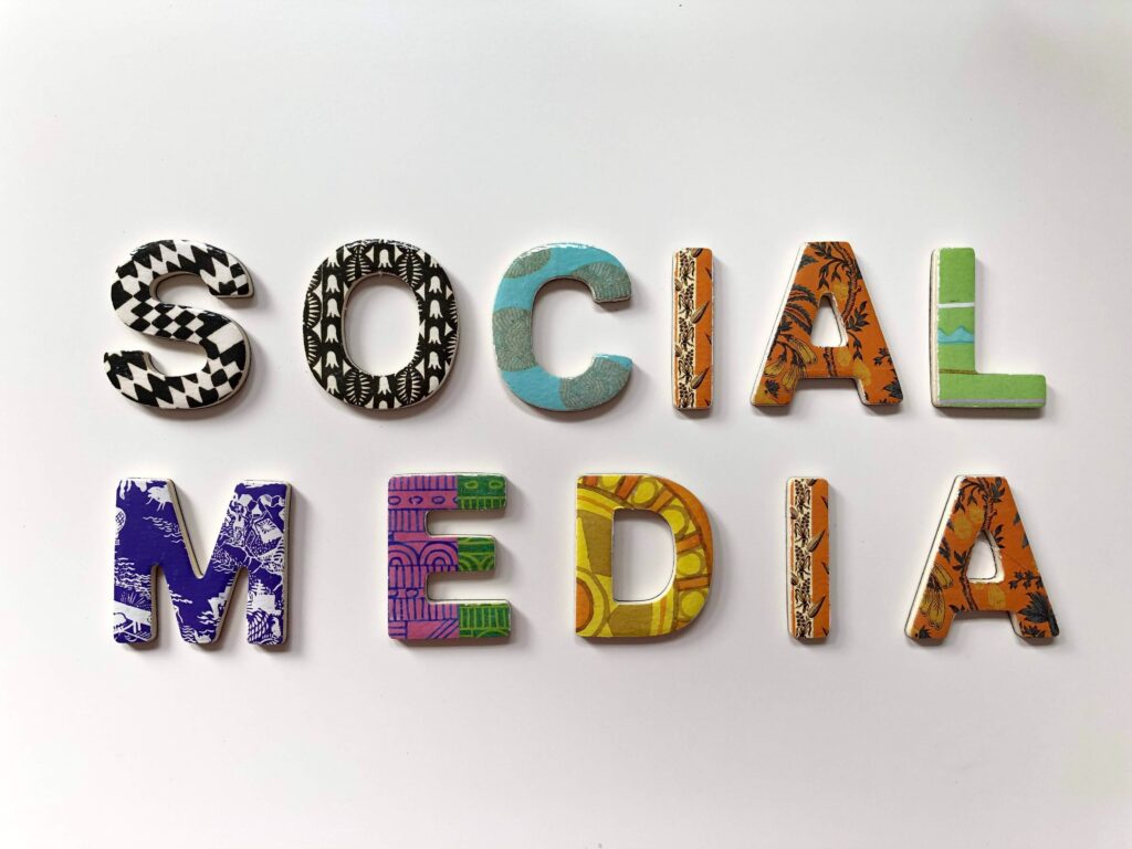 social media -ioninks